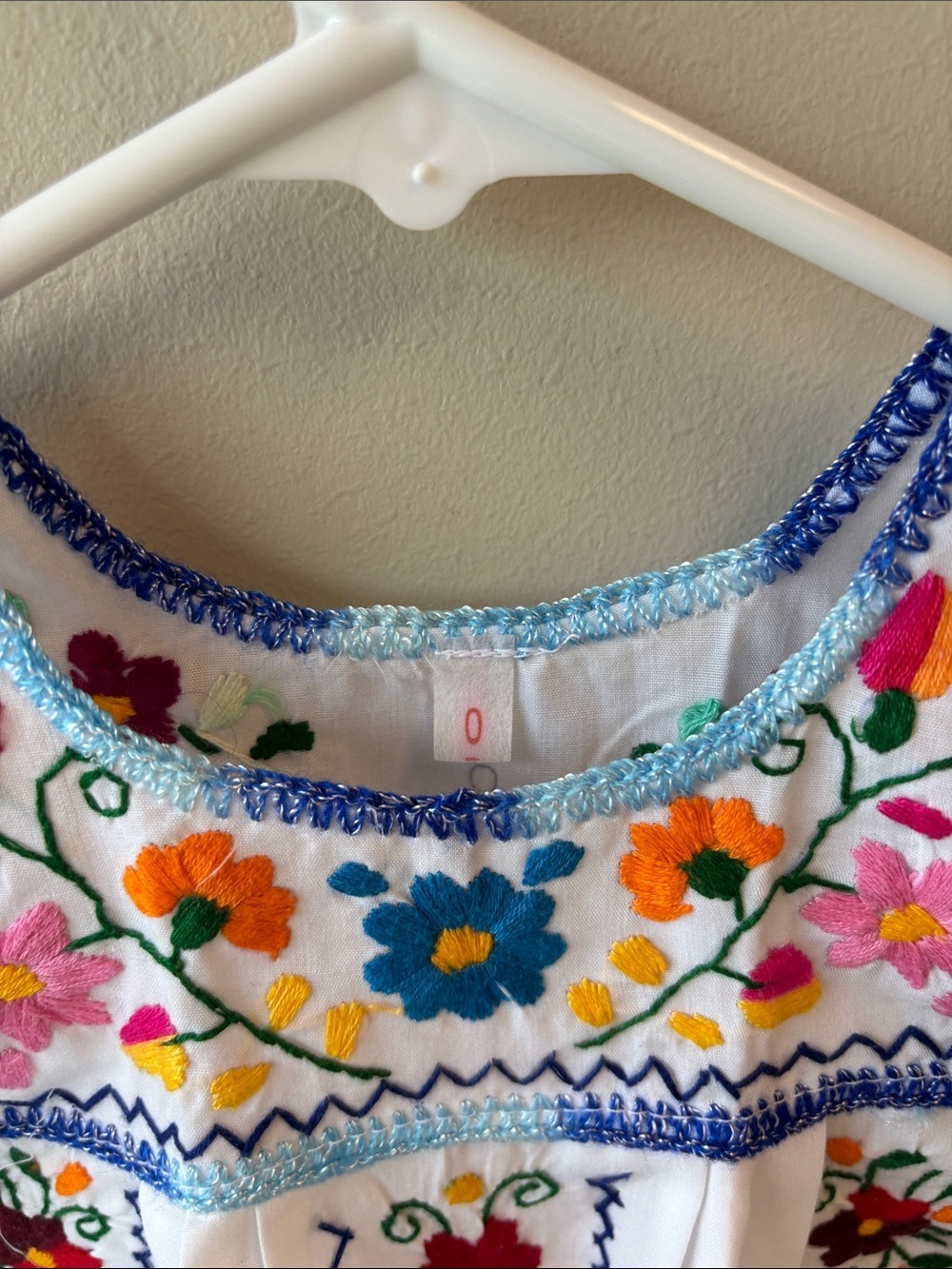 White Mexican Embroidered Floral Blouse Child's Size - Picture 2 of 6